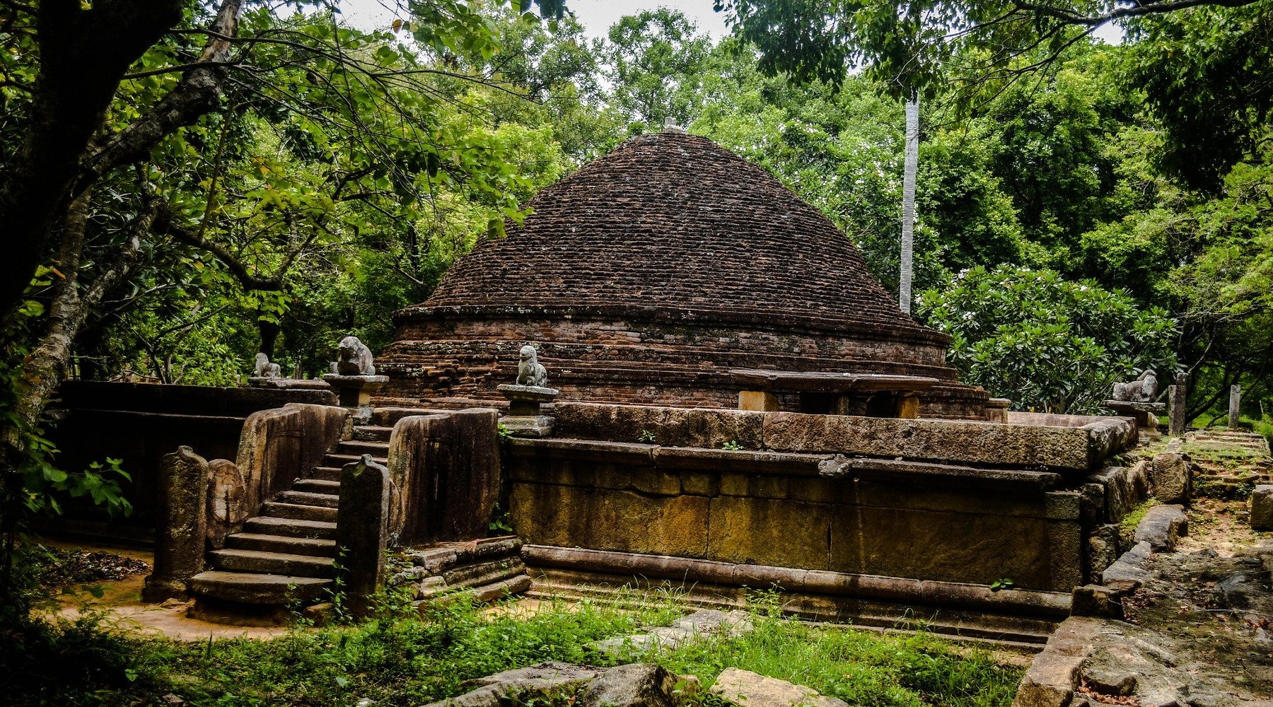 Serene Lahugala temple